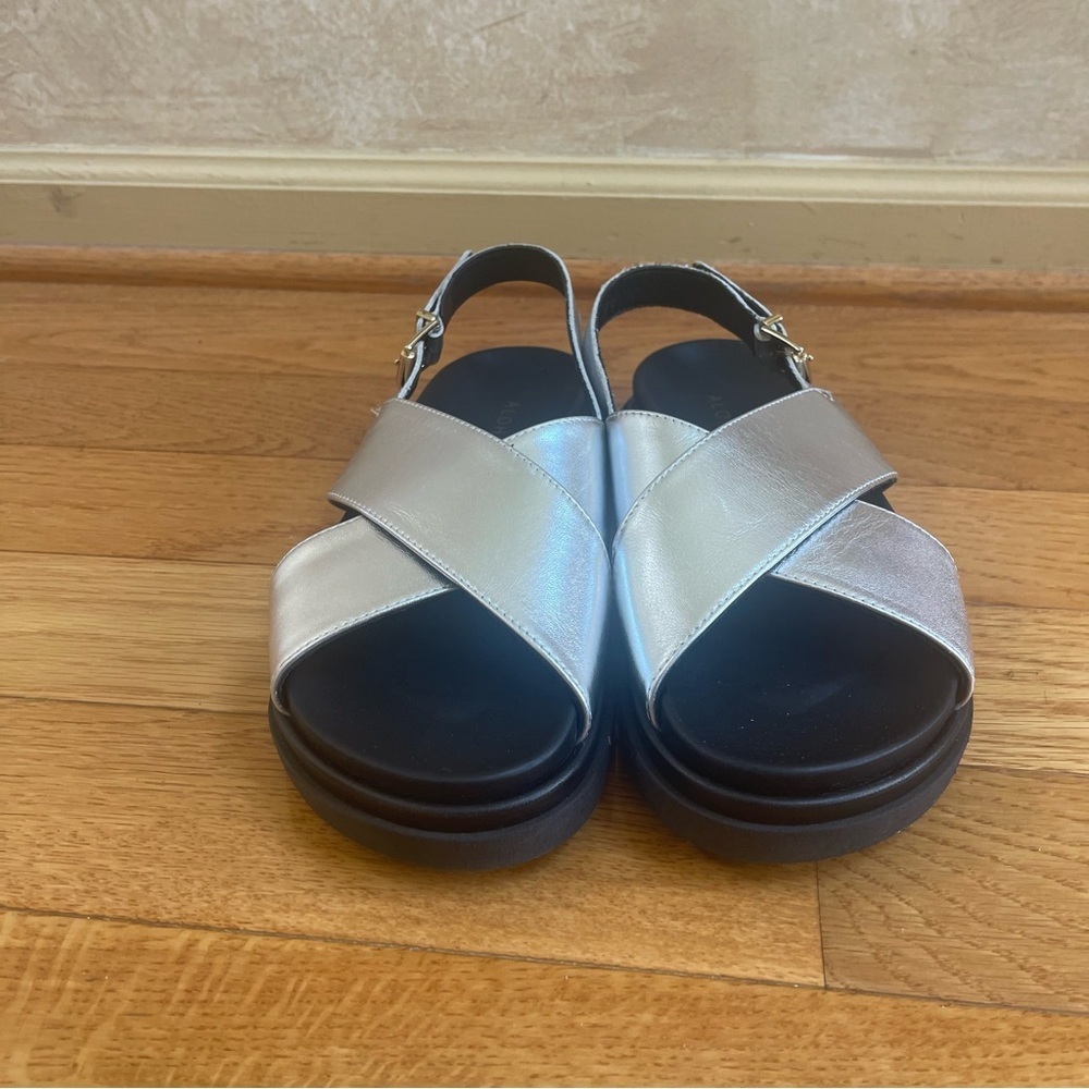 ALOHAS Marshmallow Shimmer Metallic Silver Leather Chunky Sandals Sz 39 EU - Picture 7 of 13